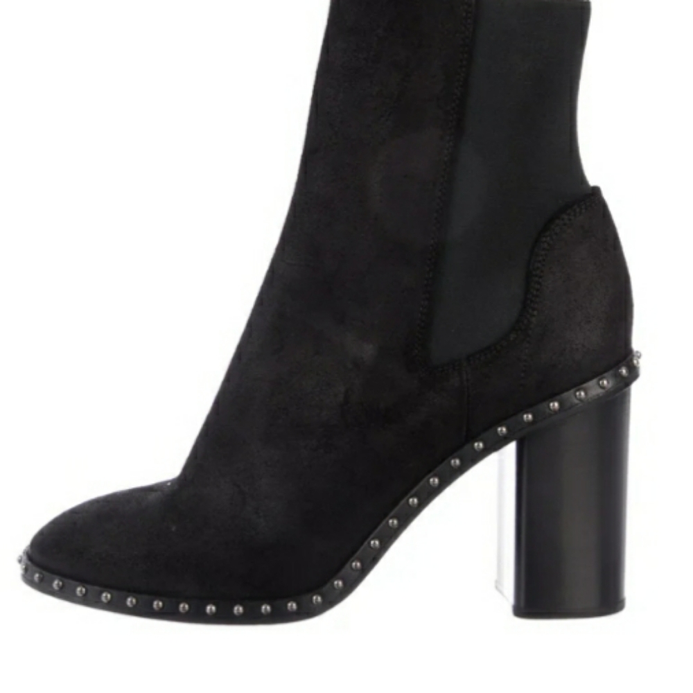 Rag and bone studded Chelsea ankle boots NWOT. Complete box and dustbag